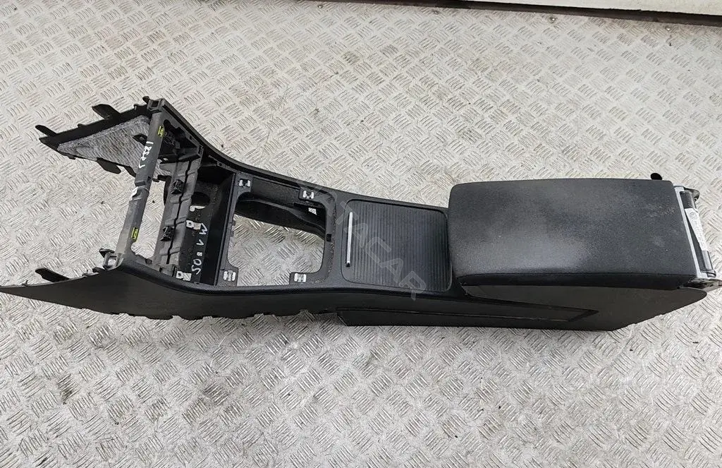Подлокотник 3C0864207M