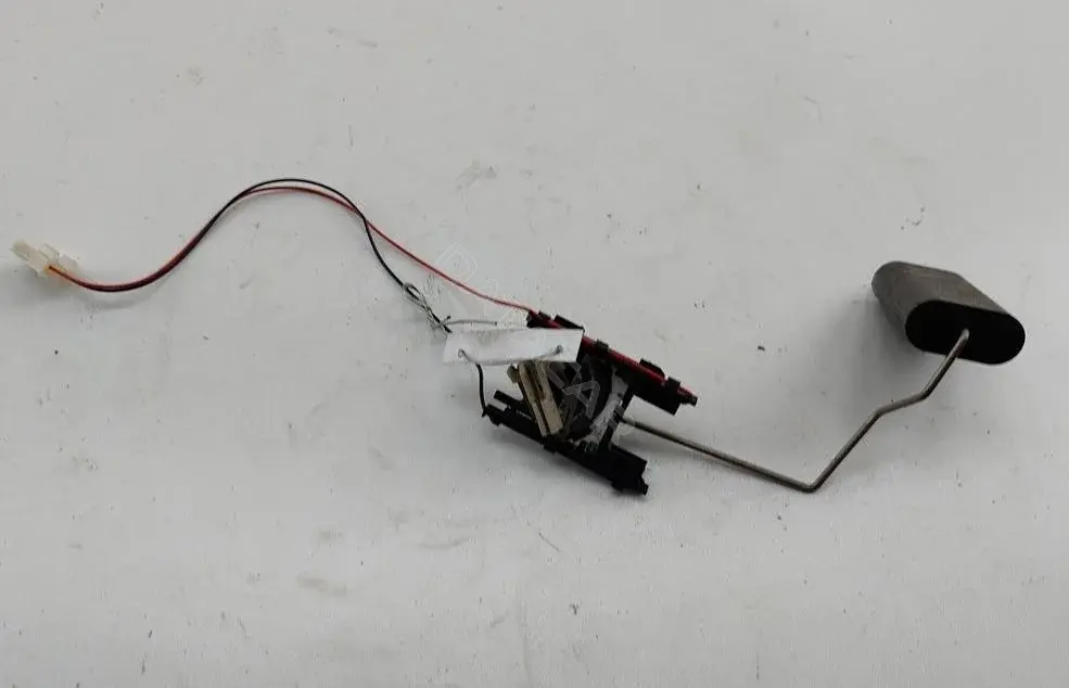 Датчик уровня топлива 15874105
