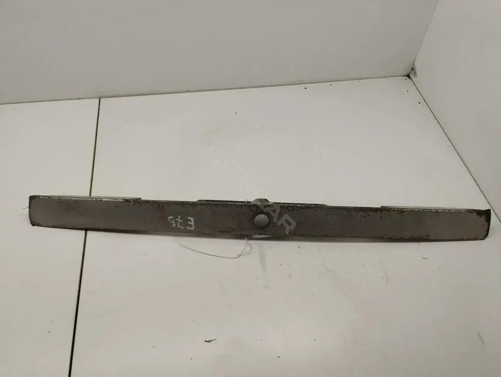 Фонарь подсветки номерного знака 8D5827576