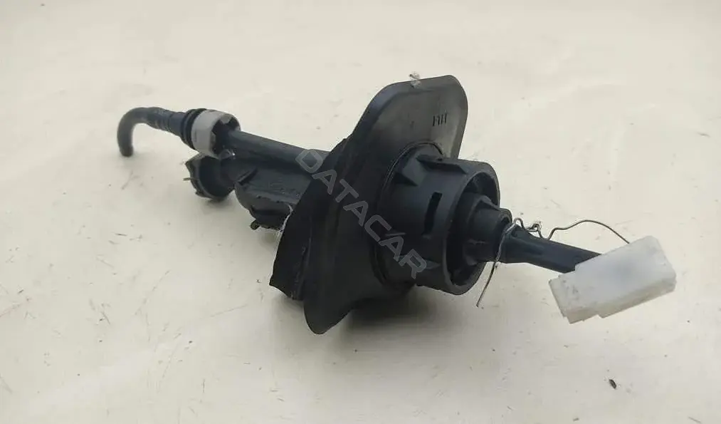 Главный цилиндр сцепления 3M517A543AF