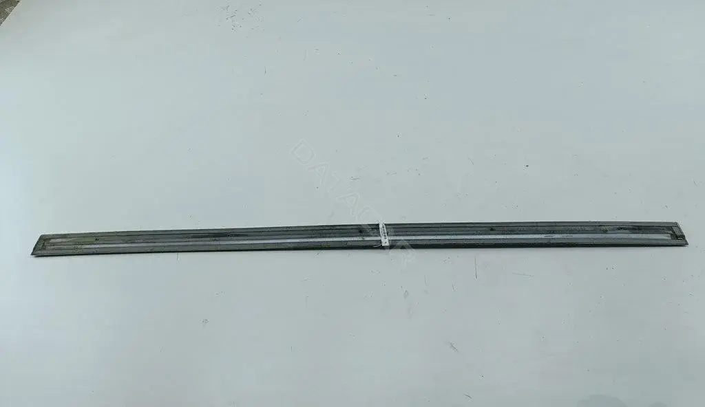 Молдинг двери 4B0853953B