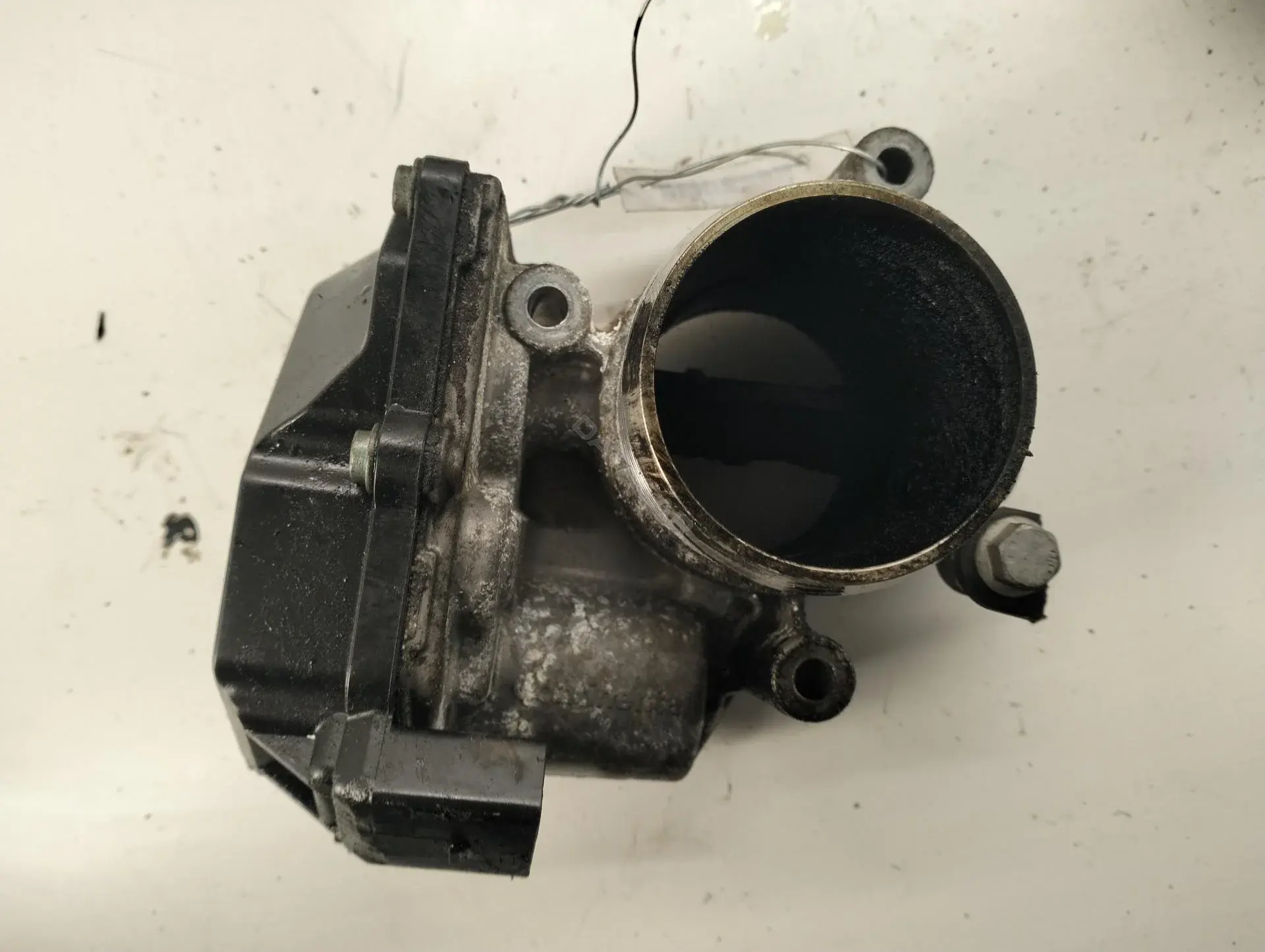 Дроссельная заслонка 03L128063T