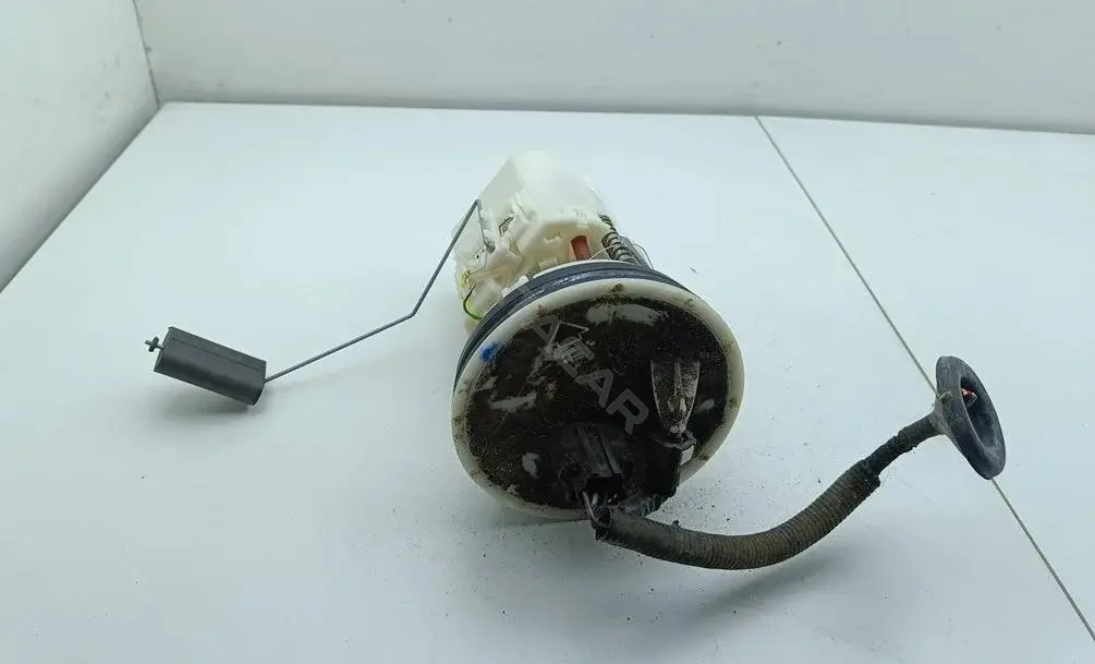 Топливный насос 8V519H304CA
