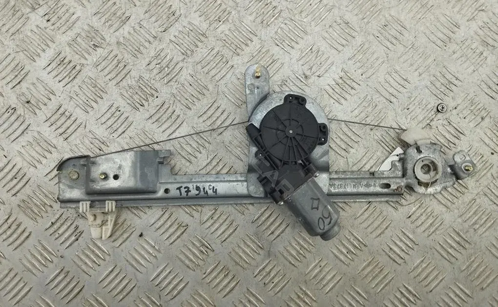 Стеклоподъемник ARM117373ARG