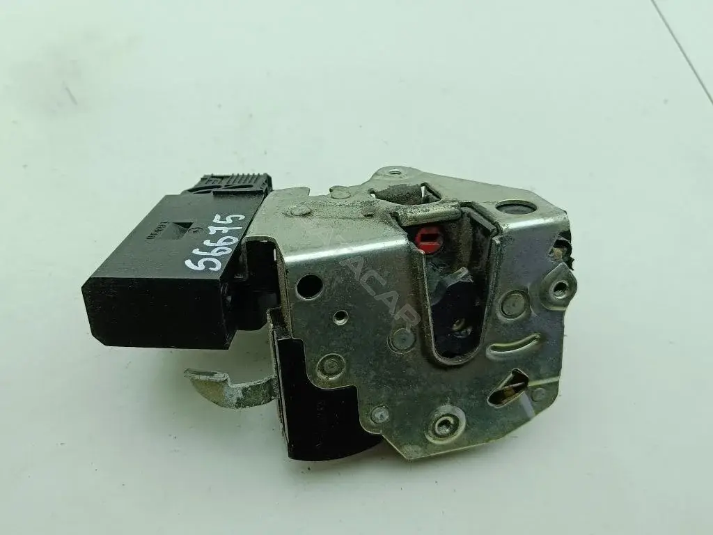 Замок двери 8122419