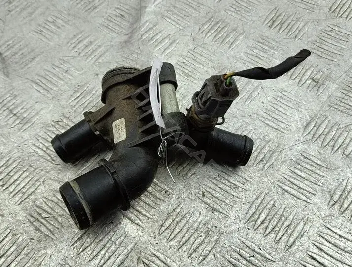 Фланец охлаждающей жидкости DS7G8K556CC