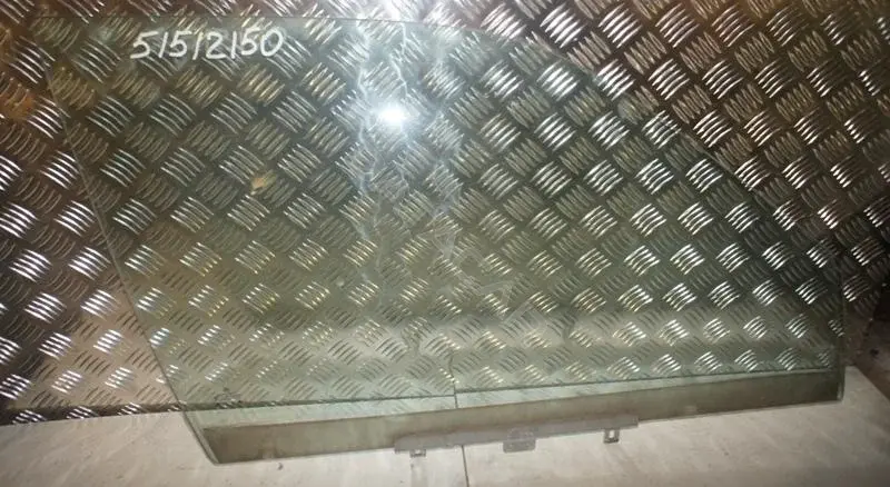 Стекло двери 51512150