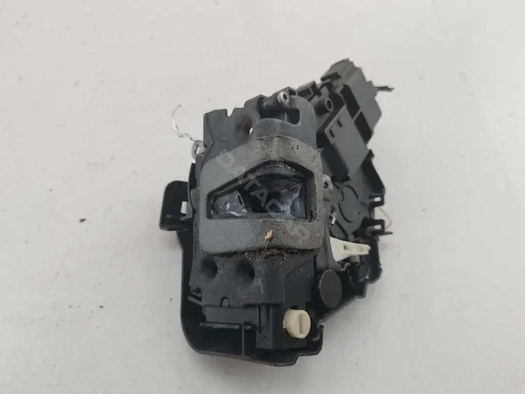 Замок двери 6M2AR26412BC