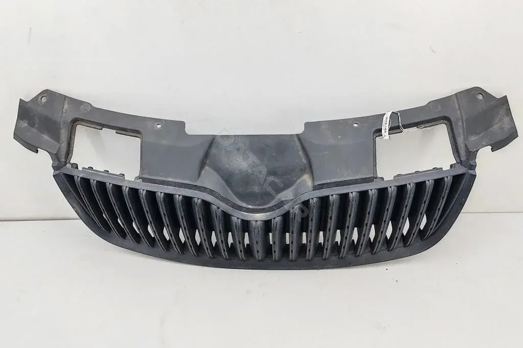 Решетка радиатора 5J0853668