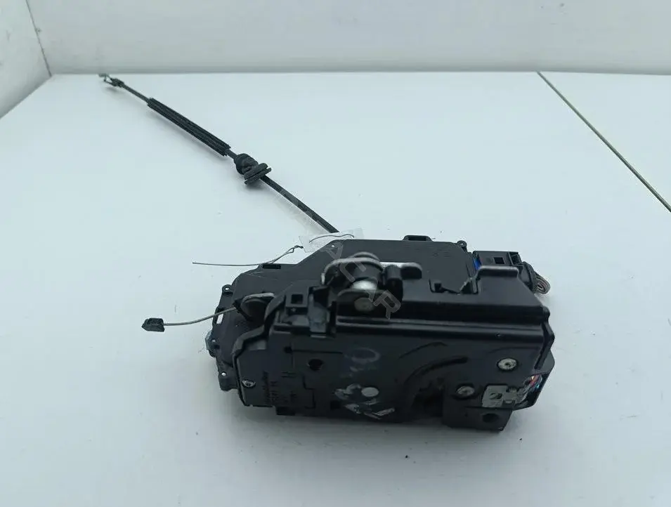 Замок двери 7L0839016D