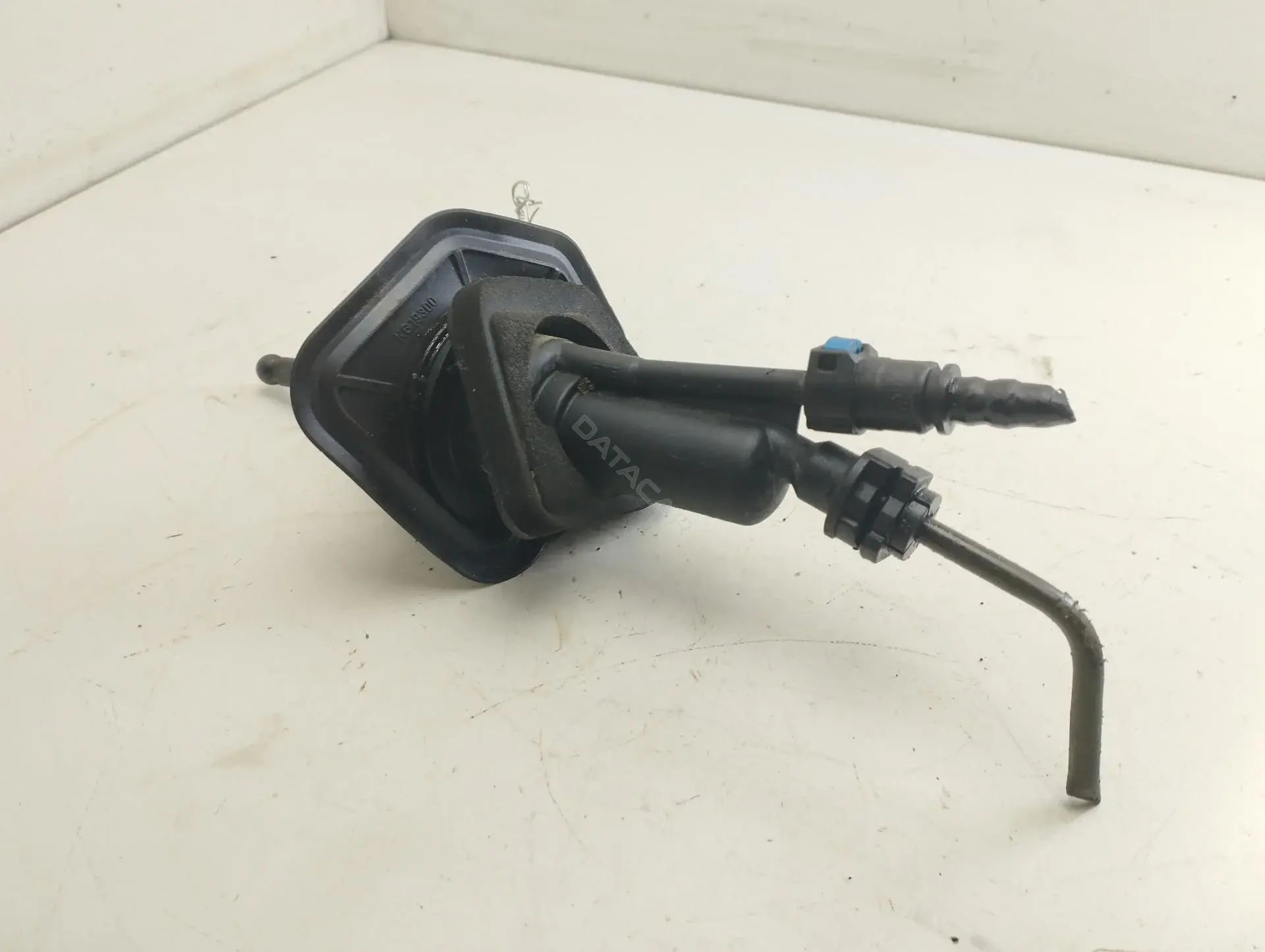 Главный цилиндр сцепления 3M51-7A543-AD