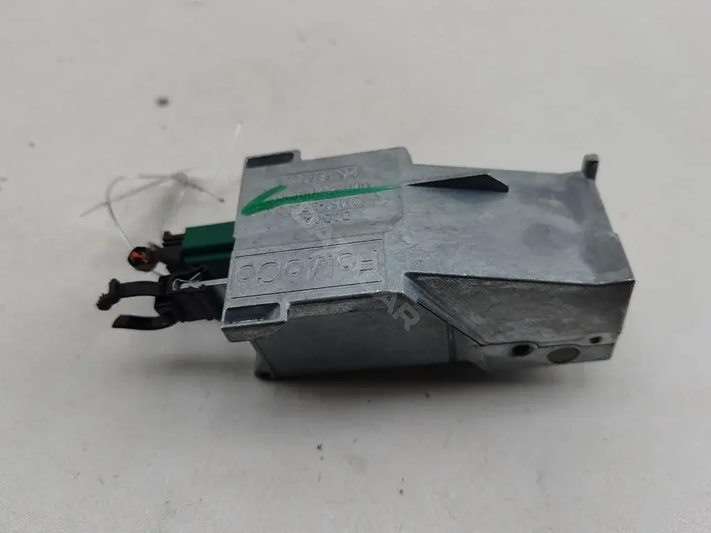 Замок рулевой колонки 8M513F880GD