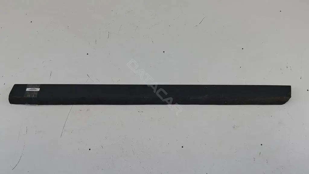 Молдинг двери 3B0854940B