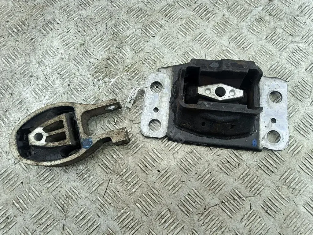 Подушка КПП 6G917M121AC