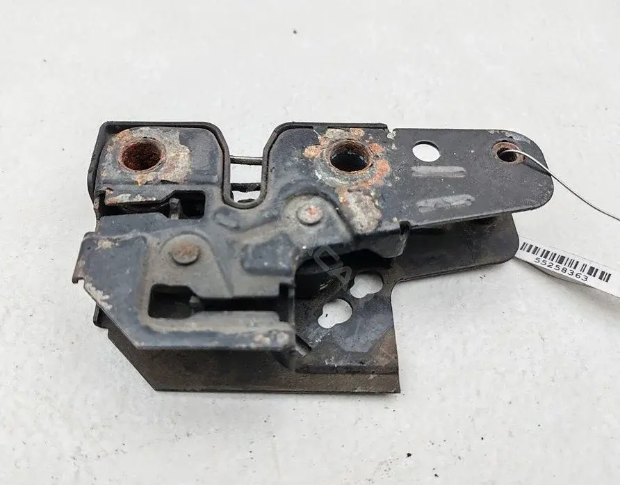Замок капота 1T0823509B