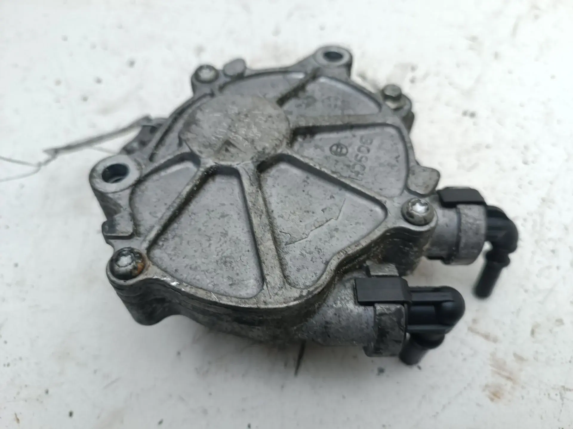 Вакуумный насос 4R80-2A451-AE