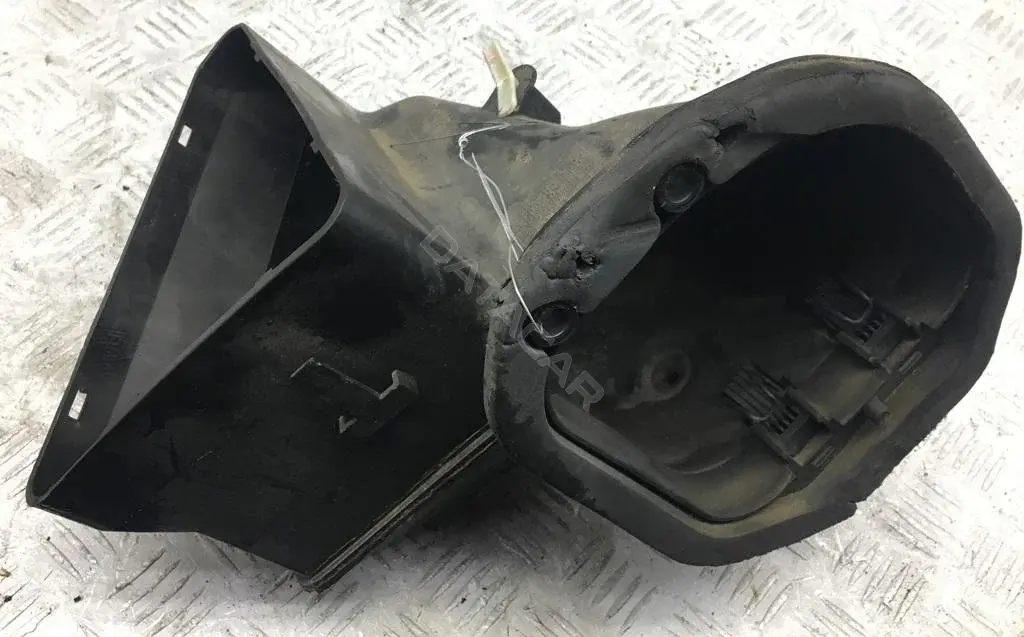 Воздуховод 7L0819049