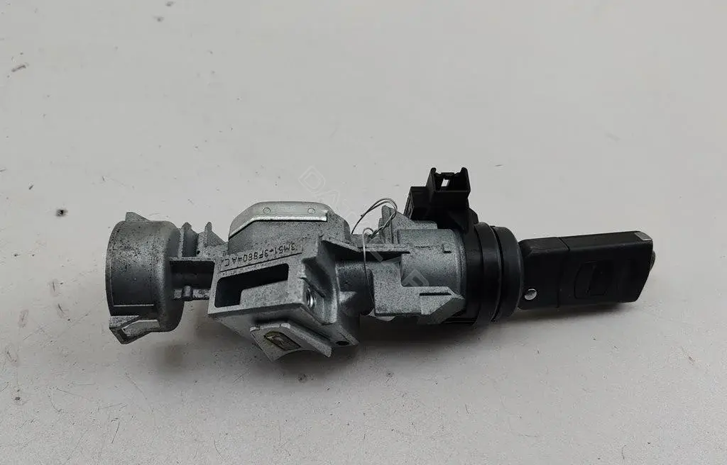 Замок зажигания 3M51-3F880-AC