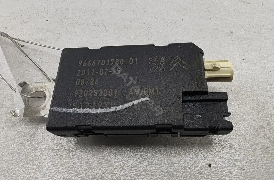 Антенна 9666101780