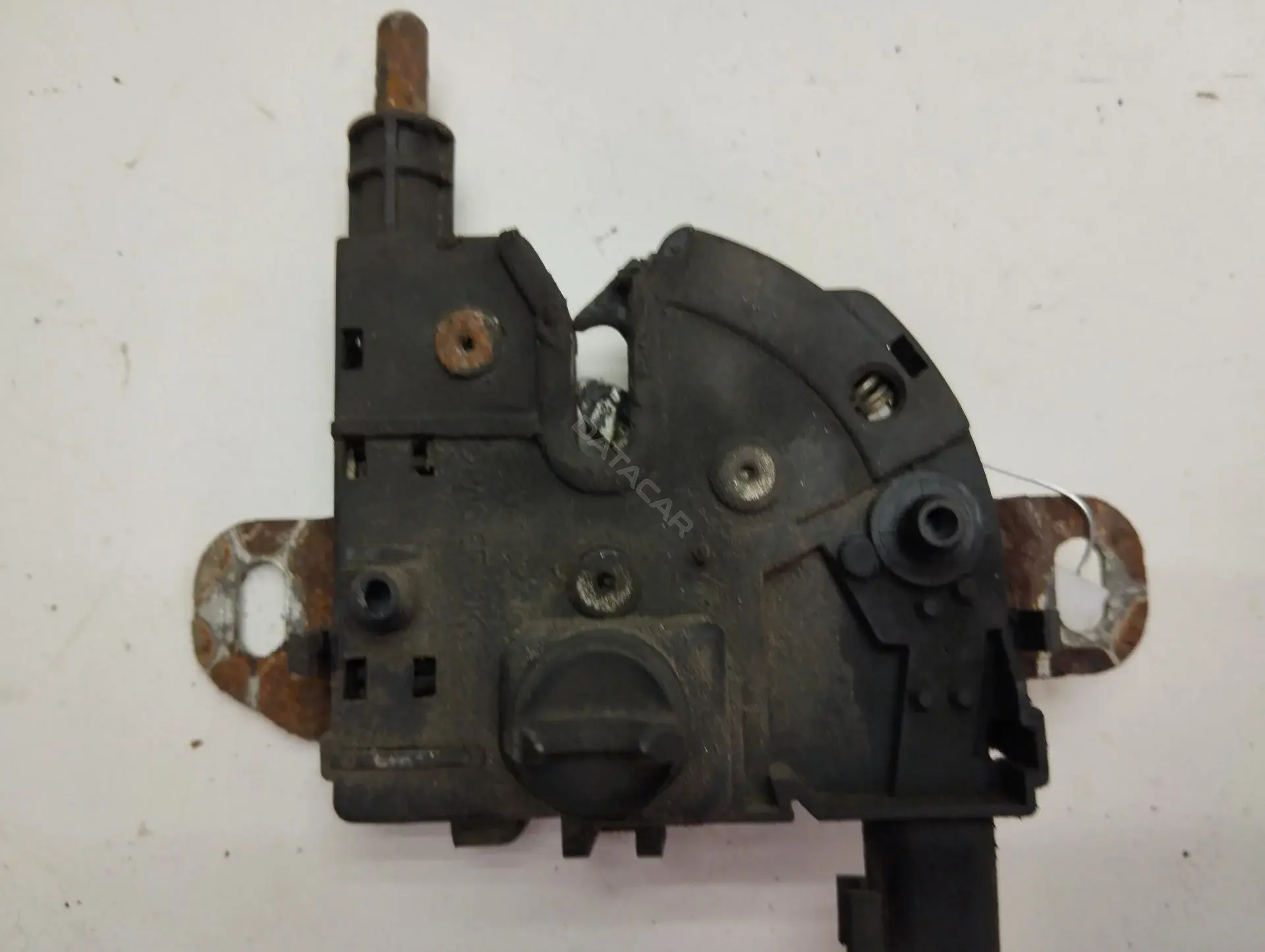 Замок капота 3M5116700AC
