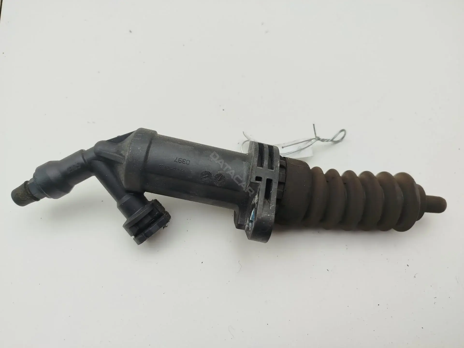 Рабочий цилиндр сцепления 6775872