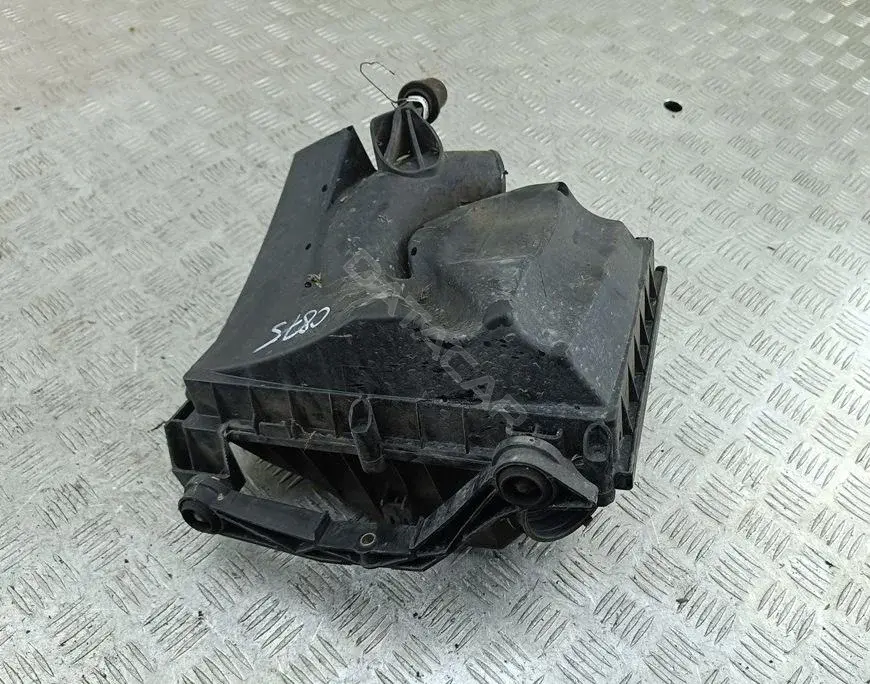 Корпус воздушного фильтра 9129745