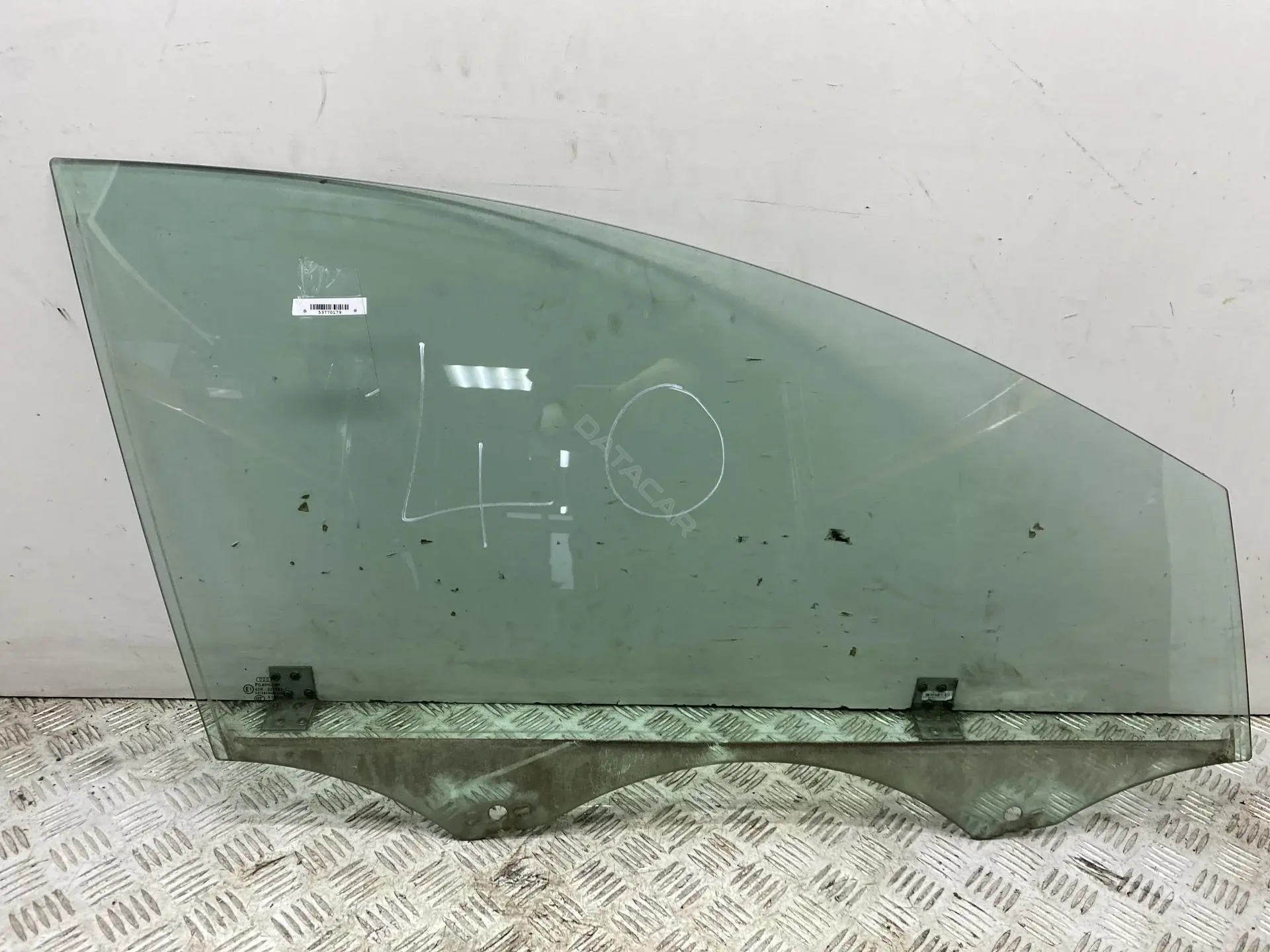 Стекло двери 4L0845202