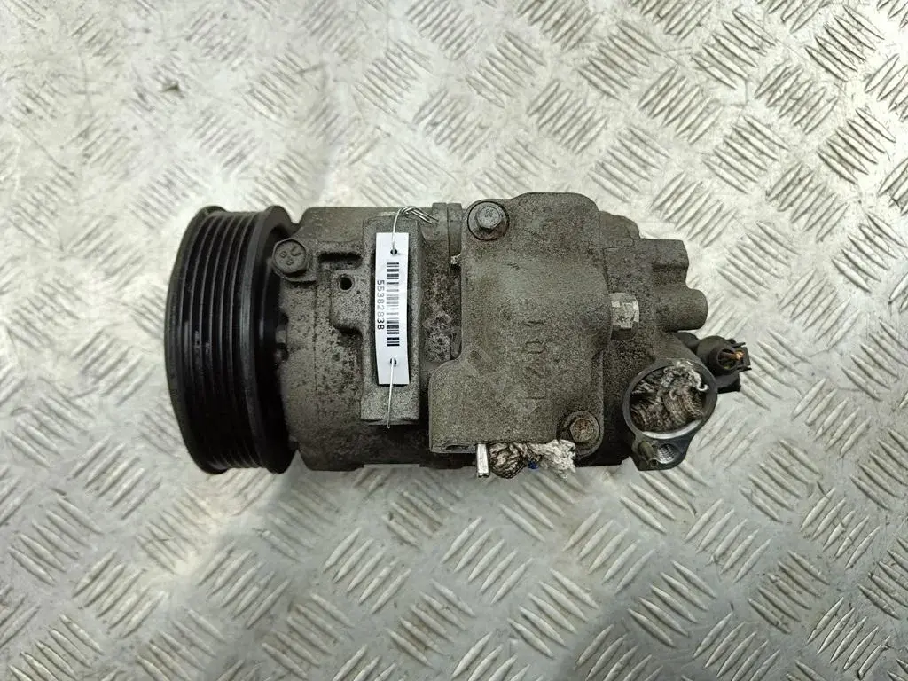 Компрессор кондиционера 6Q0820808B