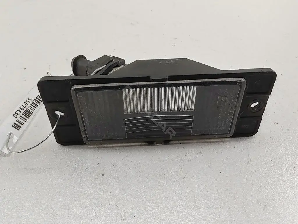 Фонарь подсветки номерного знака MR245531