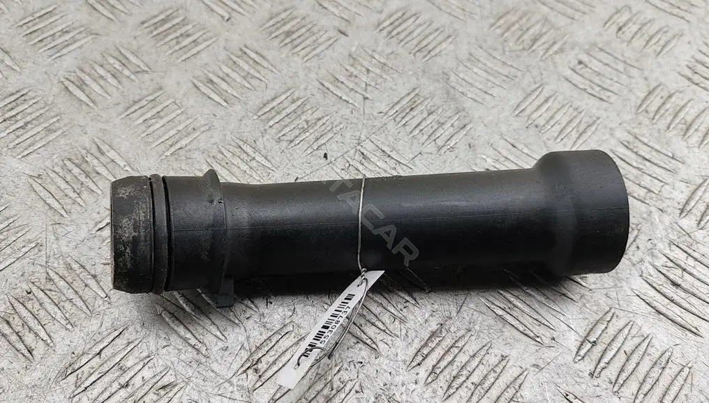 Патрубки системы охлаждения C8W0A