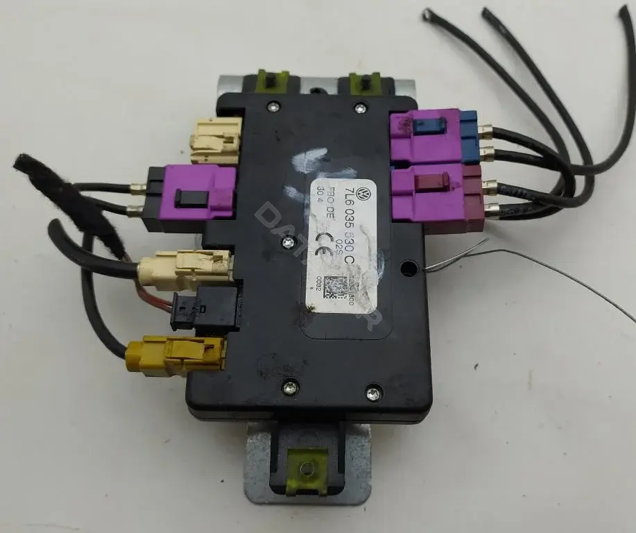Усилитель антенны 7L6035530B