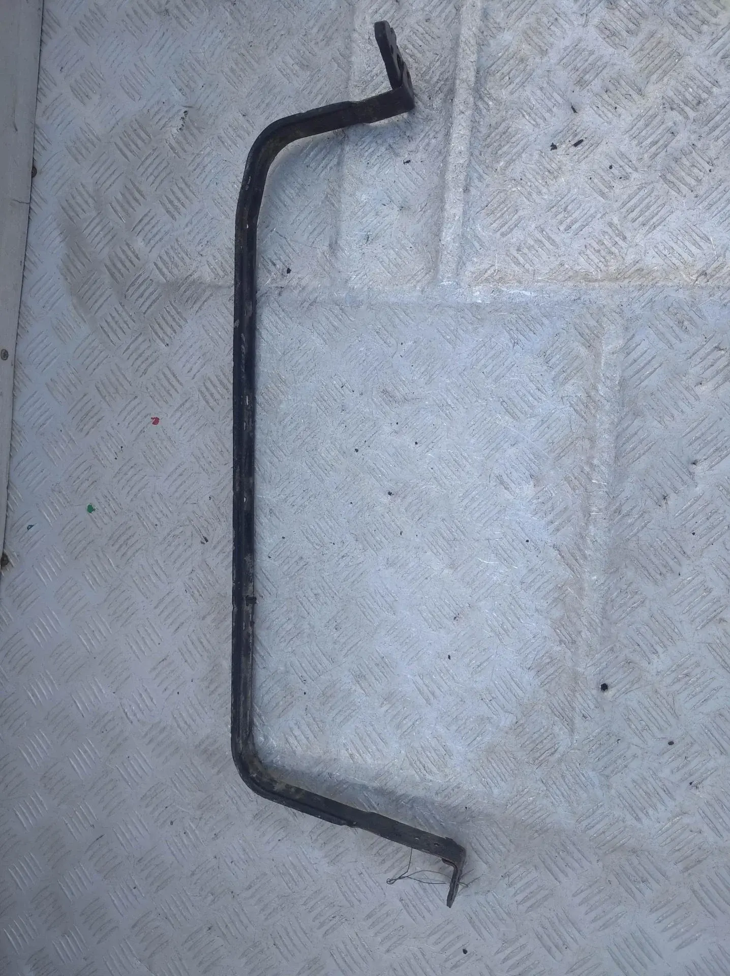Крепление топливного бака 3M519054AD