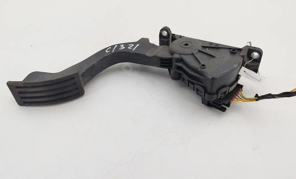 Педаль газа 4M519F836AH