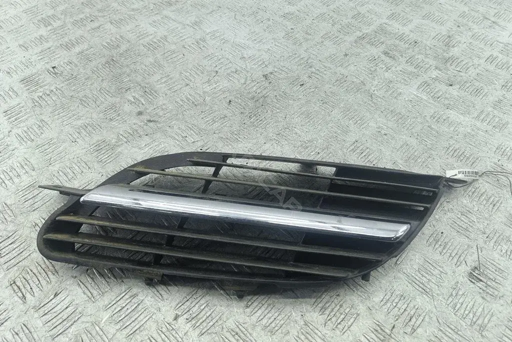Решетка радиатора 62330BU000
