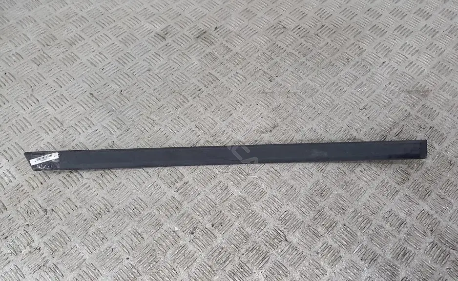 Молдинг двери 8159298