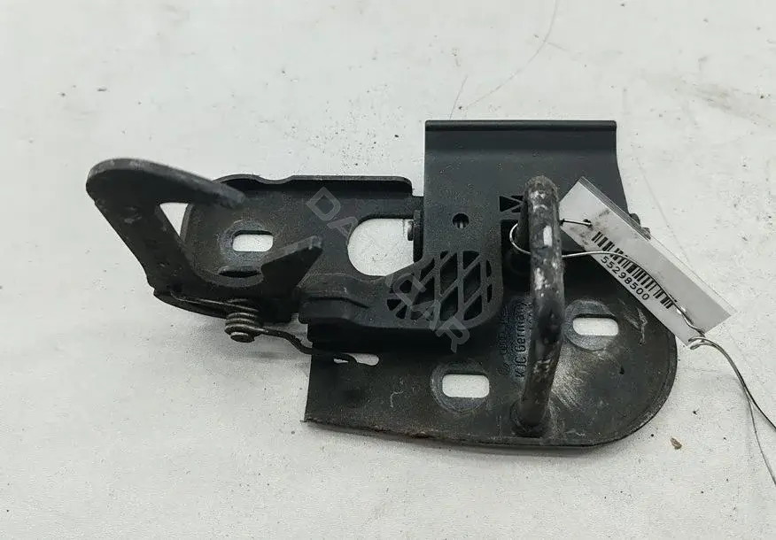 Ответная часть (скоба) замка двери 1T0823480A