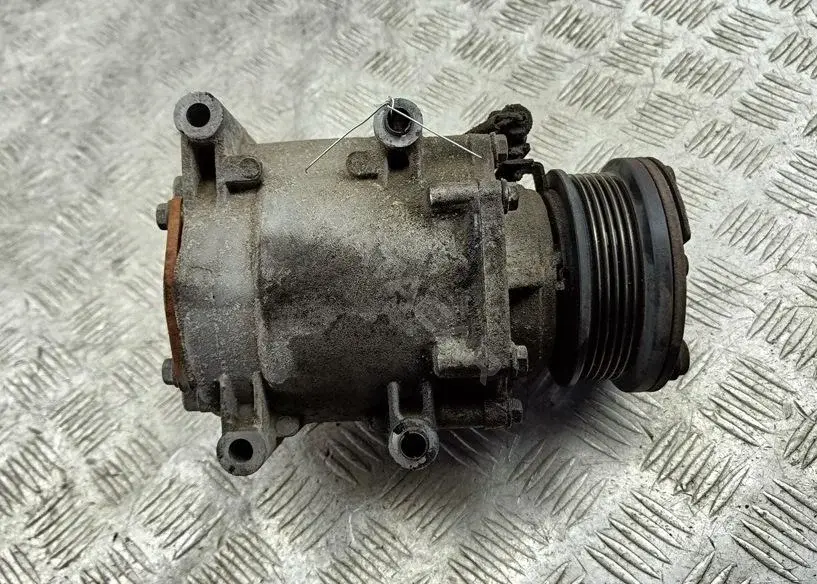 Компрессор кондиционера 8FK351113901