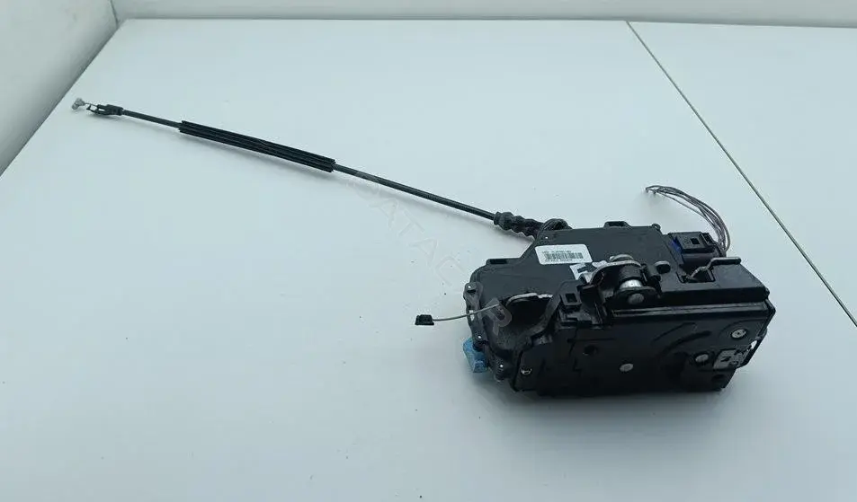 Замок двери 7L0839016D