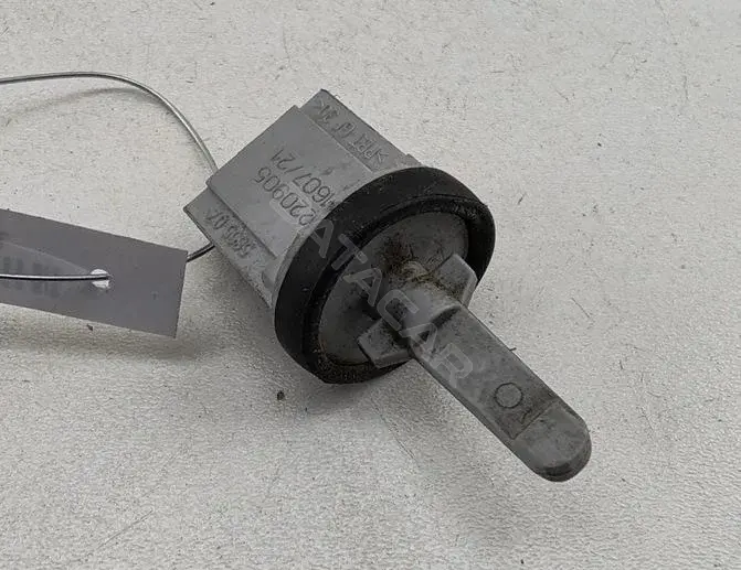 Датчик температуры охлаждающей жидкости 1K0907543A