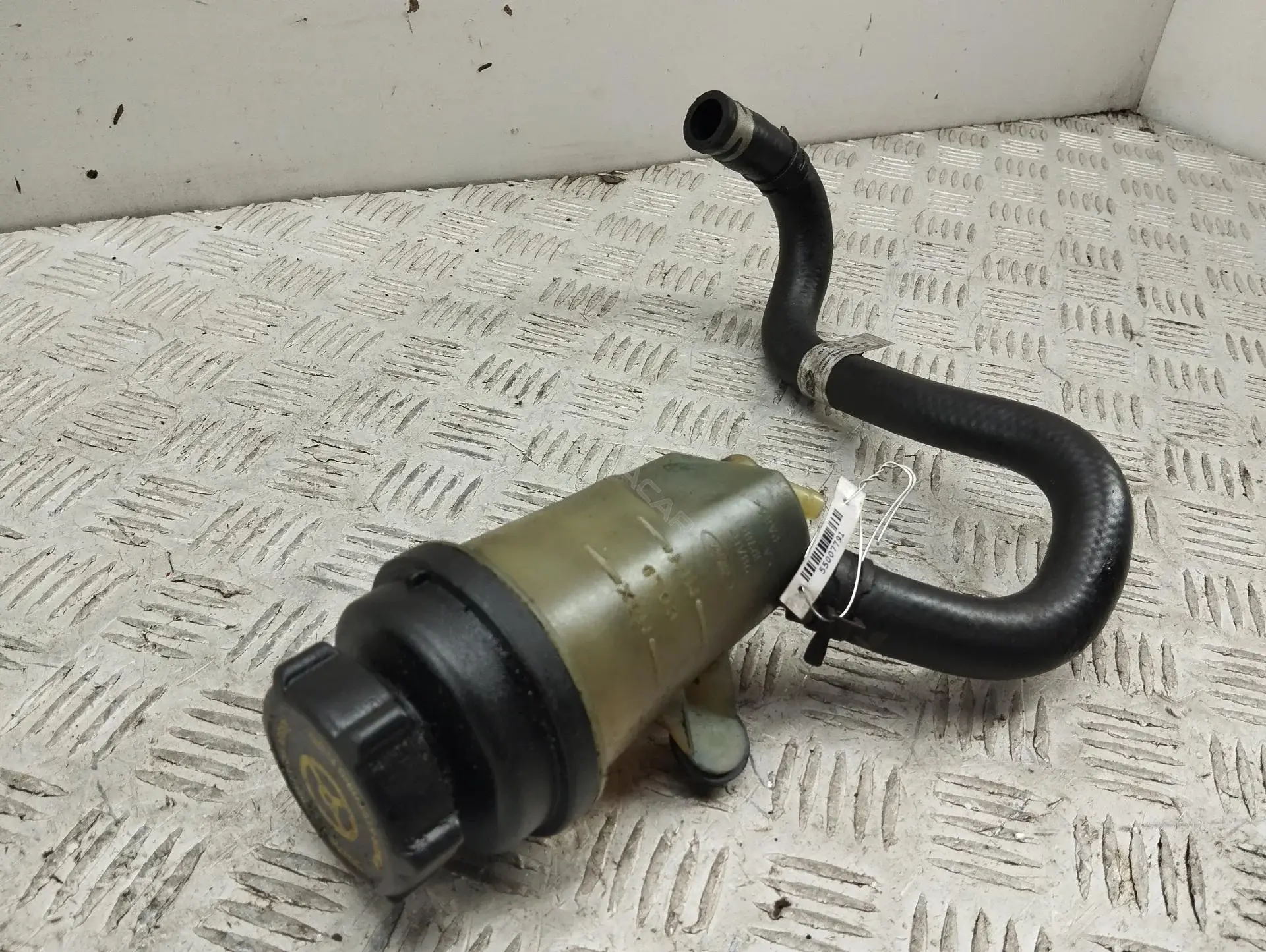 Бачок гидроусилителя 7T163R700A