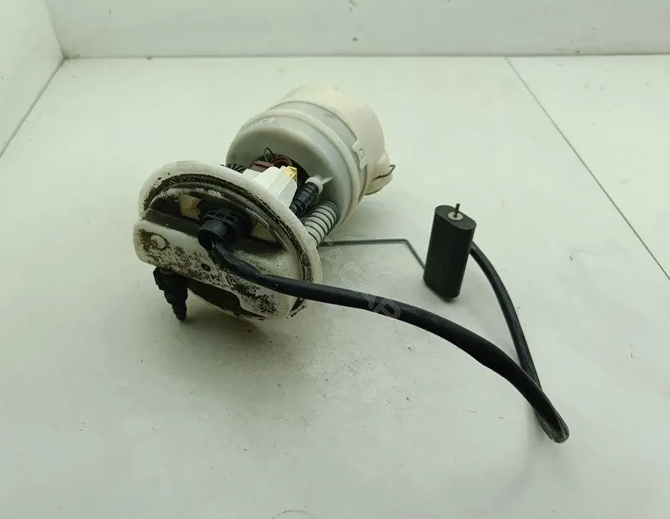 Топливный насос 8200307403