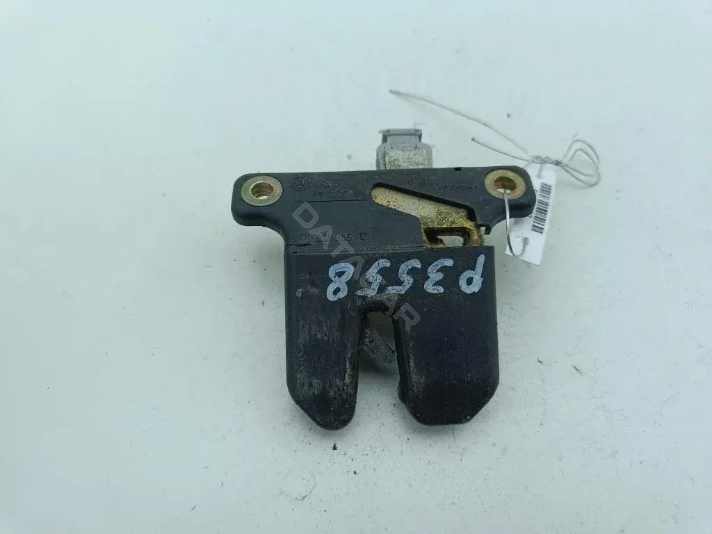 Замок крышки багажника 8D5827505D