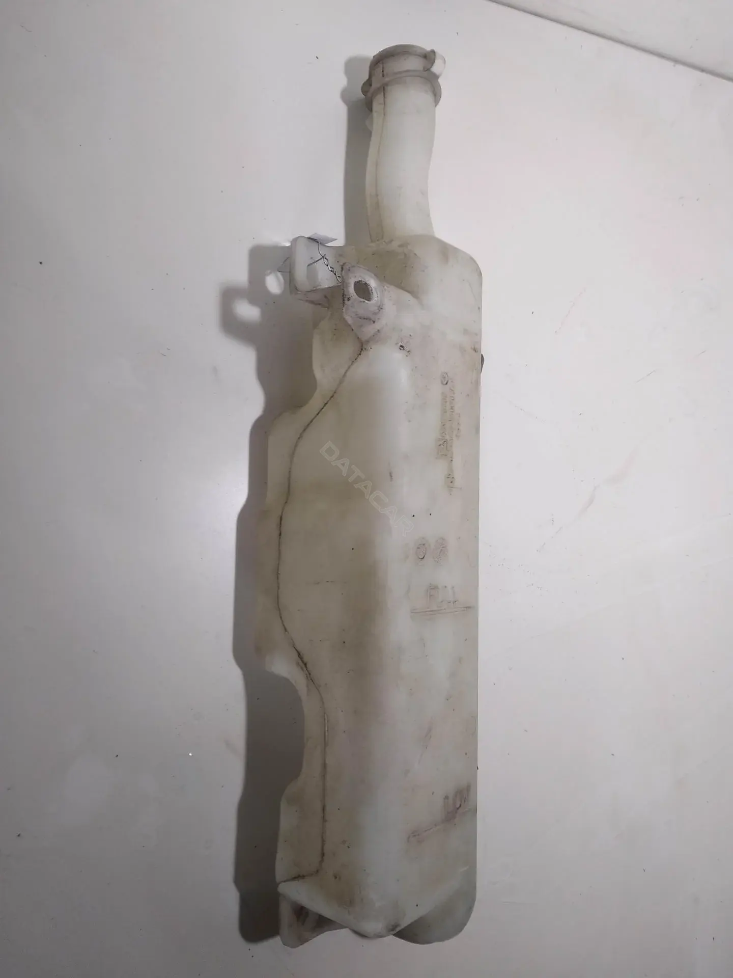 Расширительный бачок MN130400
