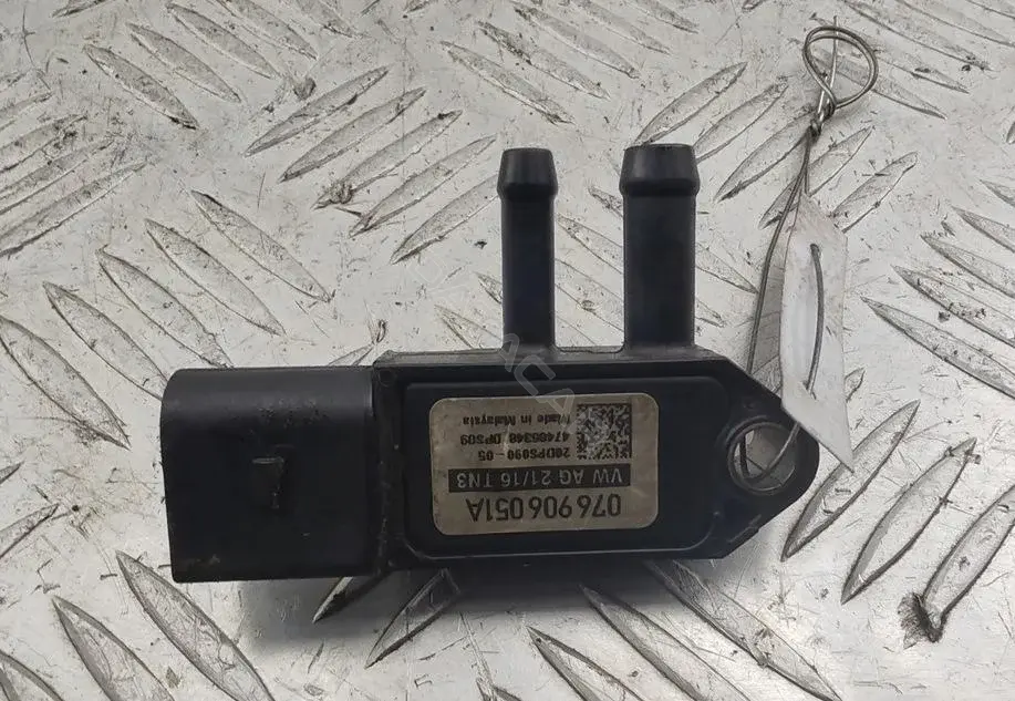 Датчик давления выхлопных газов 076906051A