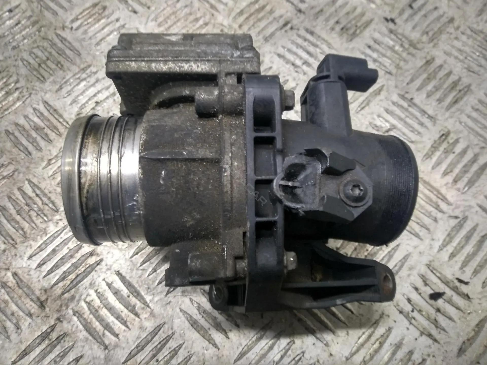 Дроссельная заслонка 1519126 / 7V2Q-9E926-AB