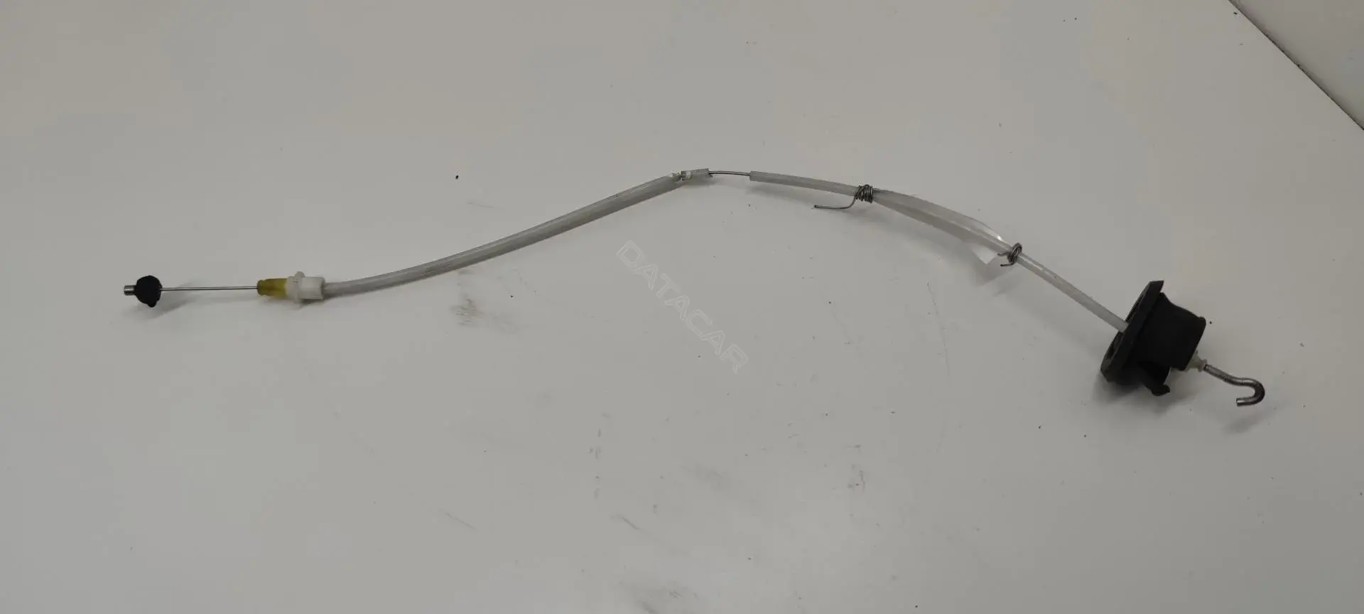 Трос двери 8E0
