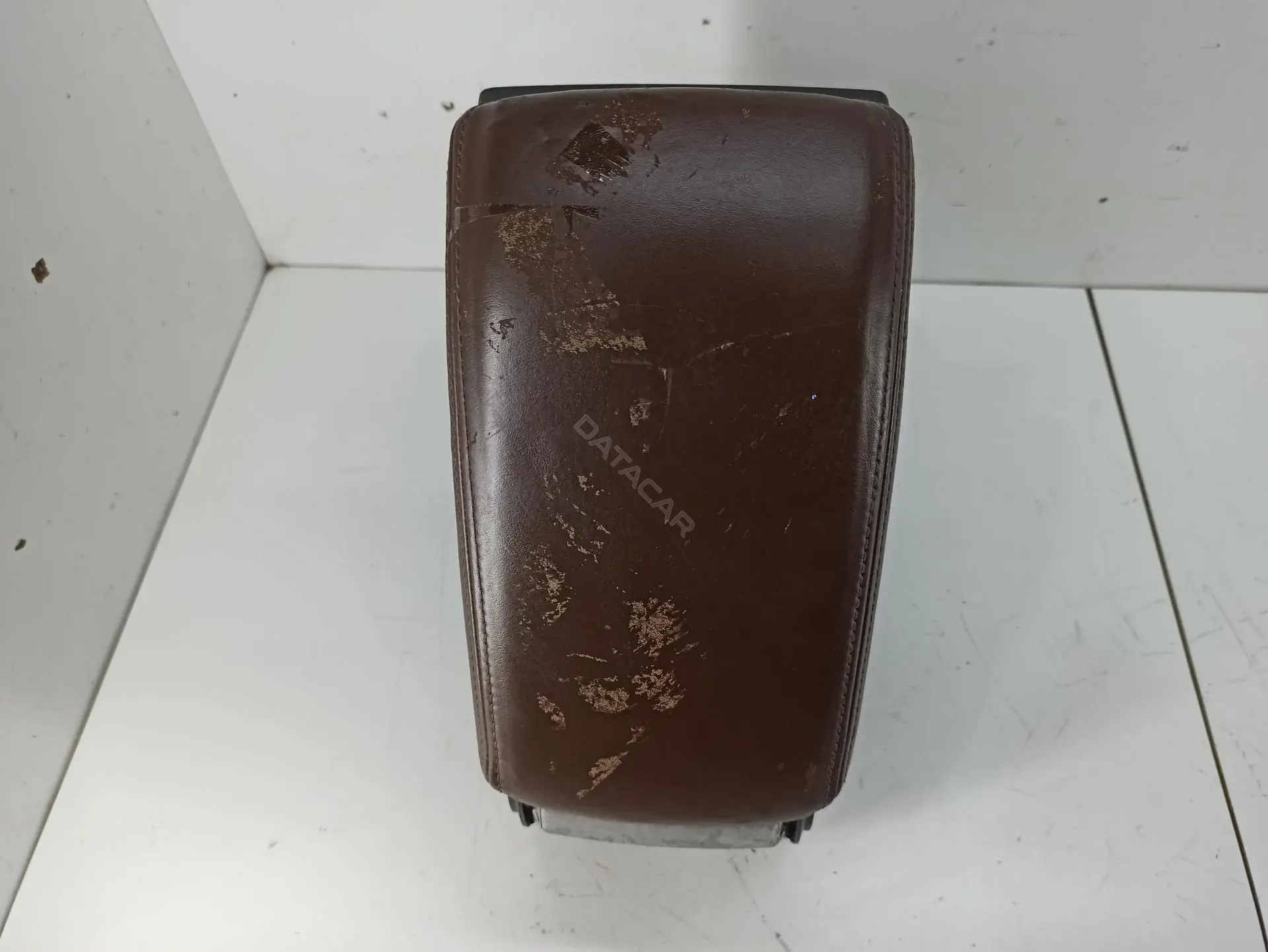 Подлокотник 8U0864283A