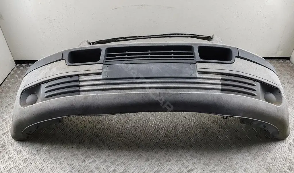 Передний бампер VW04071