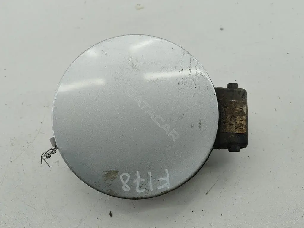 Крышка лючка топливного бака 3B0010275L