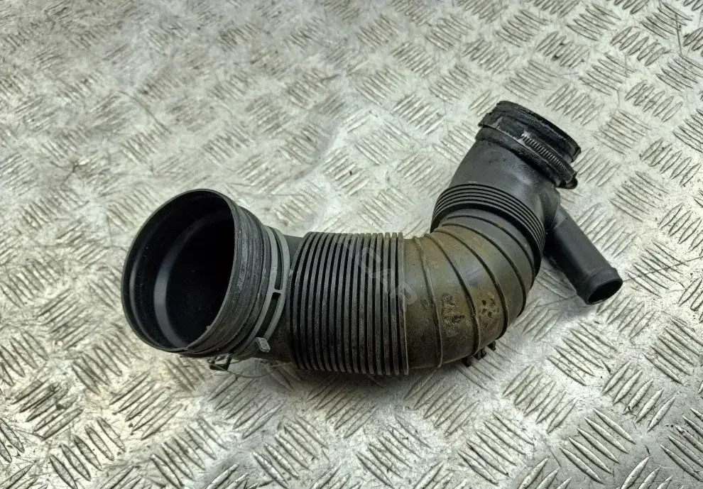 Патрубок воздушный 3C0129654P